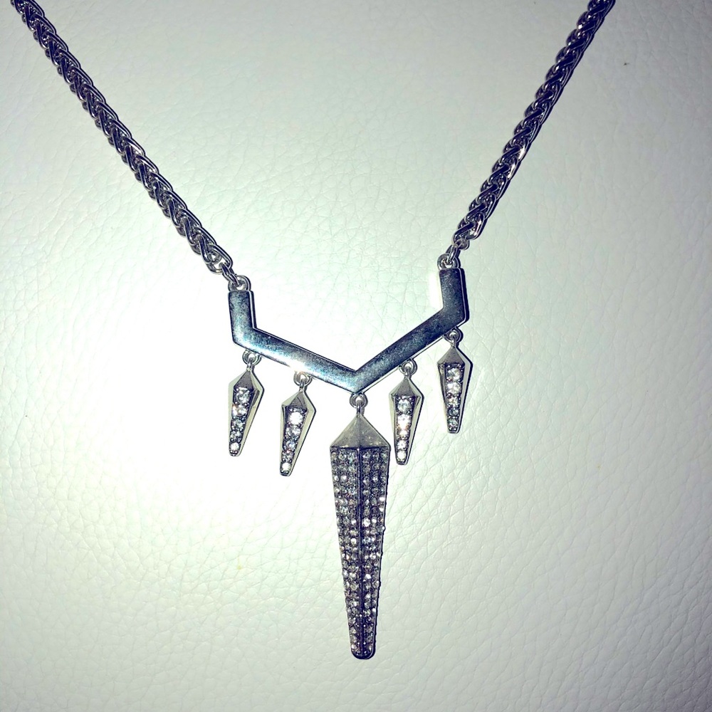 NWOT Vince Camuto silver necklace with rhinestones